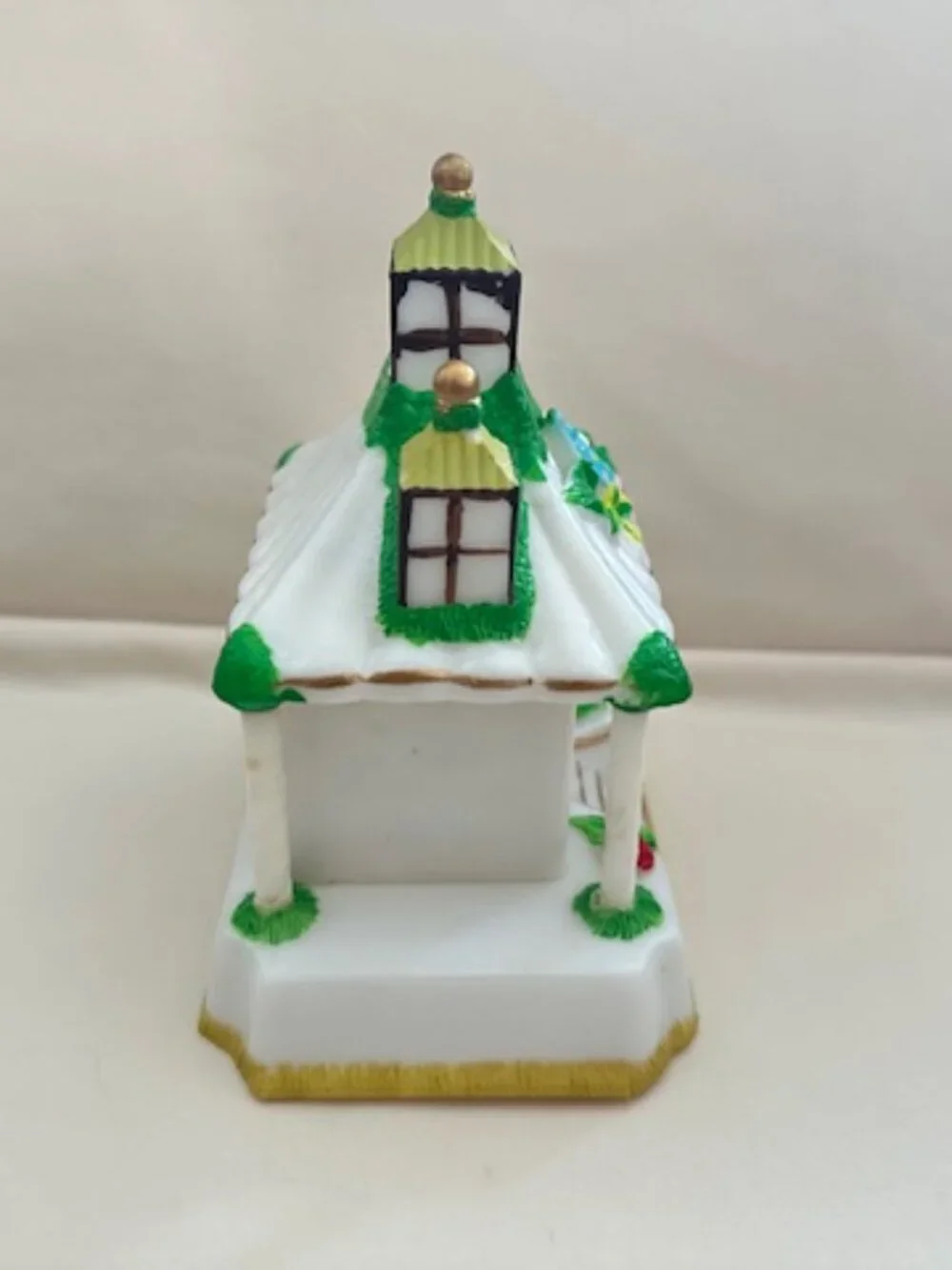 Wilton vintage plastic